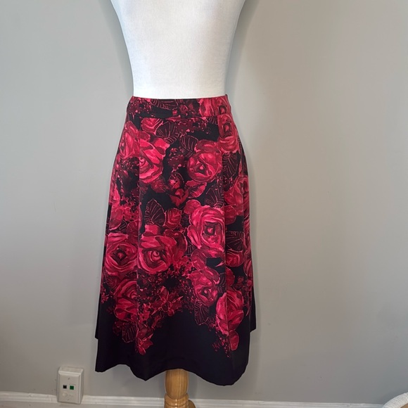 Talbots Full Pleated Holiday Skirt Red Floral Sz 10 - Picture 5 of 10
